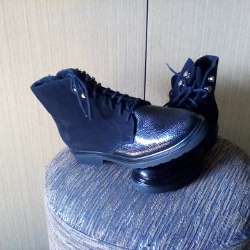 Ženske čizme broj 36