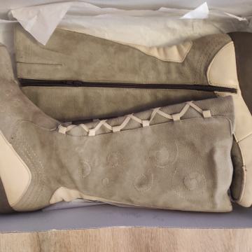 Ženske čizme broj 39 nove nenošene