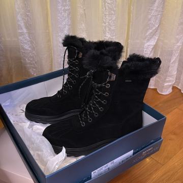 Ženske čizme - buce Geox (nove!)