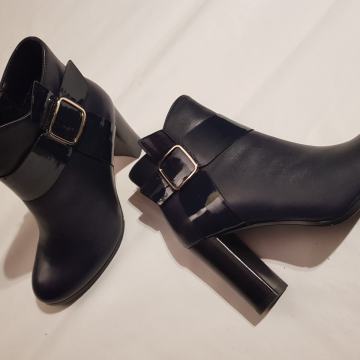 Ženske čižme gležnjače NOVO