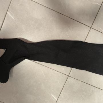 Ženske čizme iznad koljena