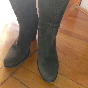 Ženske čizme -kaubojke