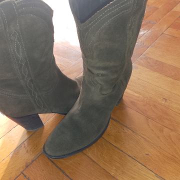 Ženske čizme -kaubojke