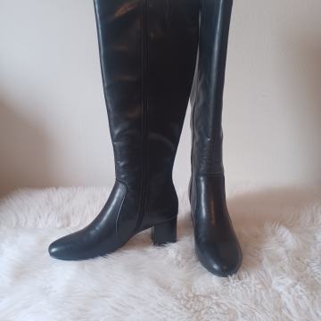 Ženske čizme do koljena, broj 45, gazište 29 cm