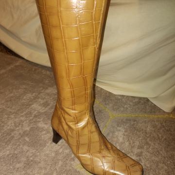 Ženske čizme koža 36.5