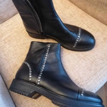 Ženske čizme koža br 39