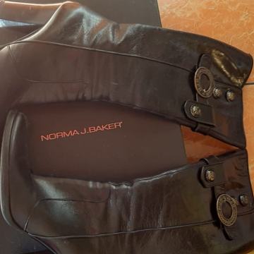 ZENSKE CIZME NORMA J BAKER