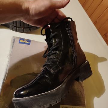 Ženske čizme S. Oliver 39 kao nove