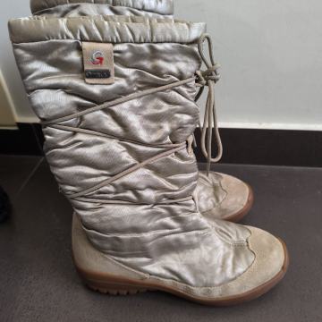 Ženske čizme za snijeg br. 38