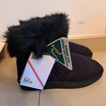 ŽENSKE ČIZME UGG AUSTRALIA