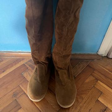 Ženske čizme (veličine 40 EU)