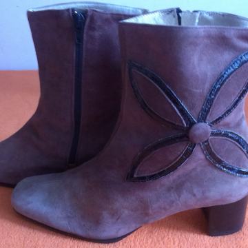 Ženske čizmice 38-Moguće slanje