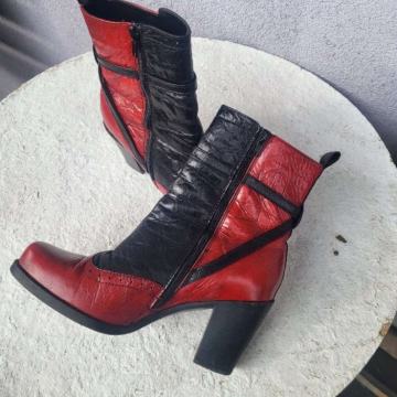 Zenske cizmice Borovo