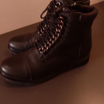 Ženske čizmice br. 36