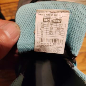 ženske čizmice br 39.