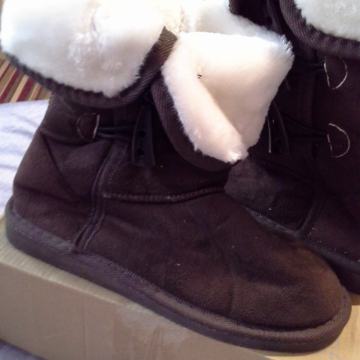 NOVE Ženske čizmice