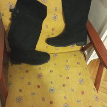 Zenske crne cizme 38