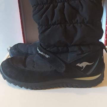 Ženske crne čizme 41br