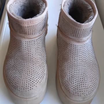 Ženske gležnjače 39 tipa Ugie Style slip on boots beige glitter: Caiom
