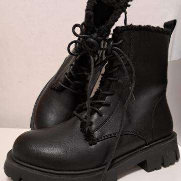 Ženske gležnjače br. 36 DeeZee