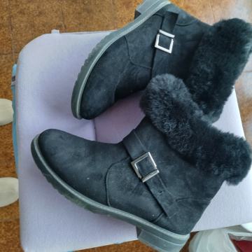 Ženske gležnjače br 38