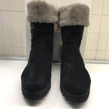 Ženske gležnjače br.42