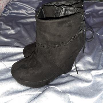 Ženske gležnjače- čizme