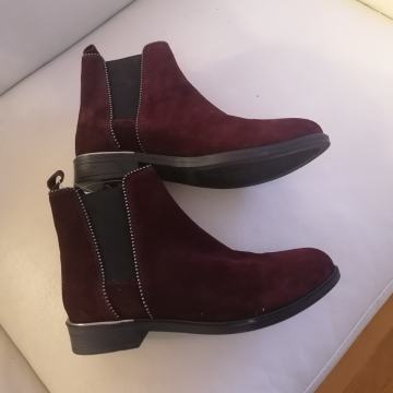 Ženske gležnjače NOVE KOŽA 39