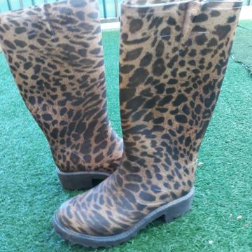 Ženske gumene čizme vel. 36