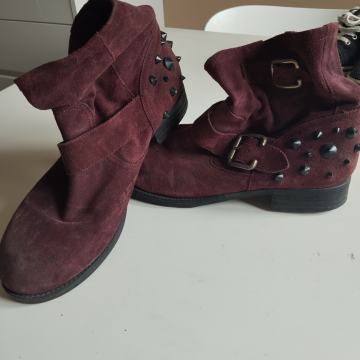 Ženske kožne gležnjače