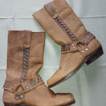 Ženske kožne kaubojske čizme u vrlo dobrom stanju Br. 39