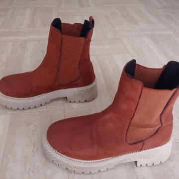 Ženske lagane čizmice, br. 37, visoke cipele