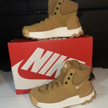 Ženske Nike gležnjače