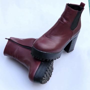 Ženske niske bordo čizme broj 39