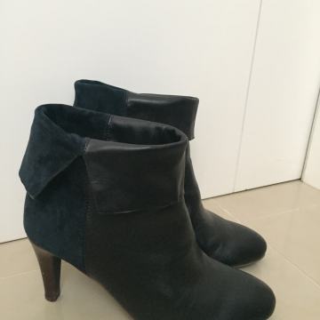 Ženske niske čizmice na petu od prave kože br.40