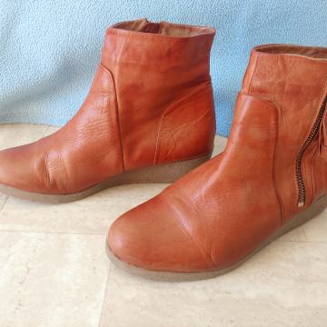 Ženske niske kožne čizme, br. 41