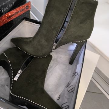 Nove ženske polučizme/gležnjače