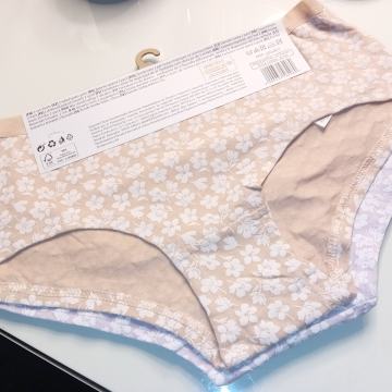 2 kom gaćice vel.L za 5 eur