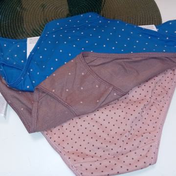 3 komada gaćice vel. L = 10 eur