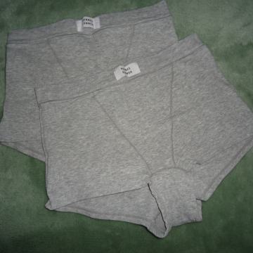 Dvoje h&m bokse, nove