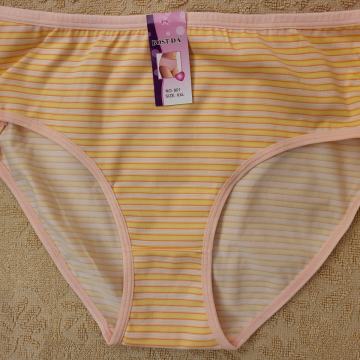 Nove gačice s etiketom