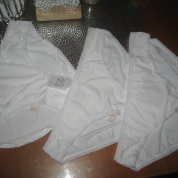 BIJELE GAĆICE VEL. M-L  NOVO