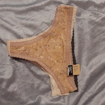 Lot novih gaća brazilki H&M