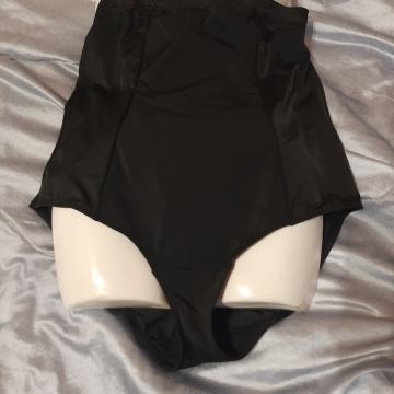 Nove visoke stezne gaće