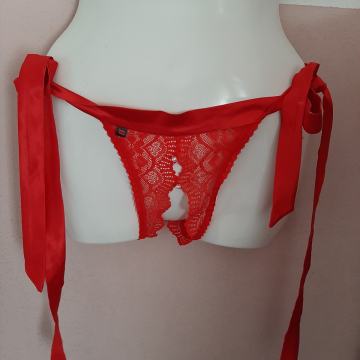 Nove ženske gaće s rupom