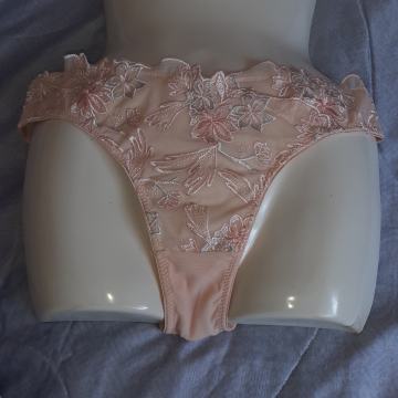 Nove ženske gaće