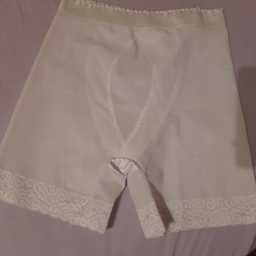 Nove ženske stezne tajice