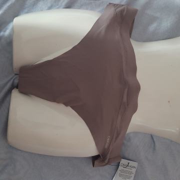 Nove ženske tange Calvin Klein