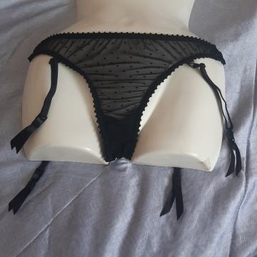 Nove ženske tange s halterima