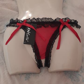 Nove ženske tange s  rupom